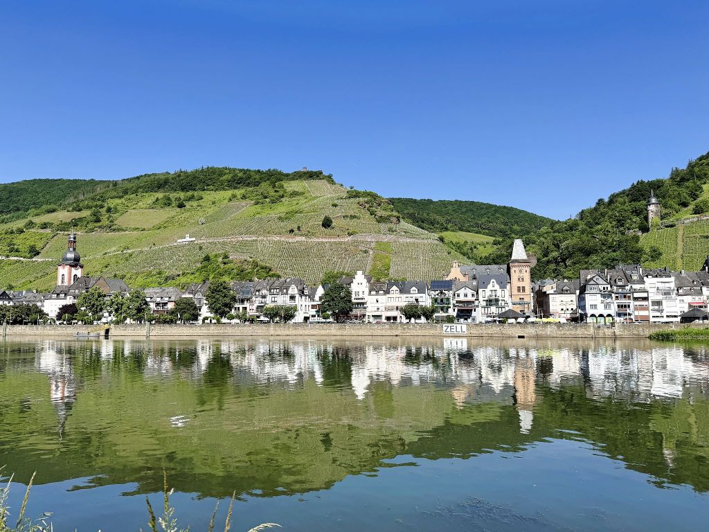 Außenansicht Haus Moselwelt - Mosel Urlaub in Haus Moselwelt, Eingang: Moselpromenade, Balduinstraße 55, 56856 Zell (Mosel)